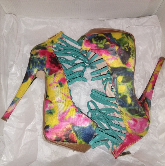 Shoe - Picture 1 of 1